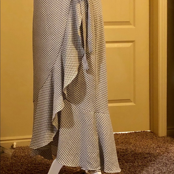 Max Studio Dresses & Skirts - ⛄️ Max Studio Wrap Skirt. Size M